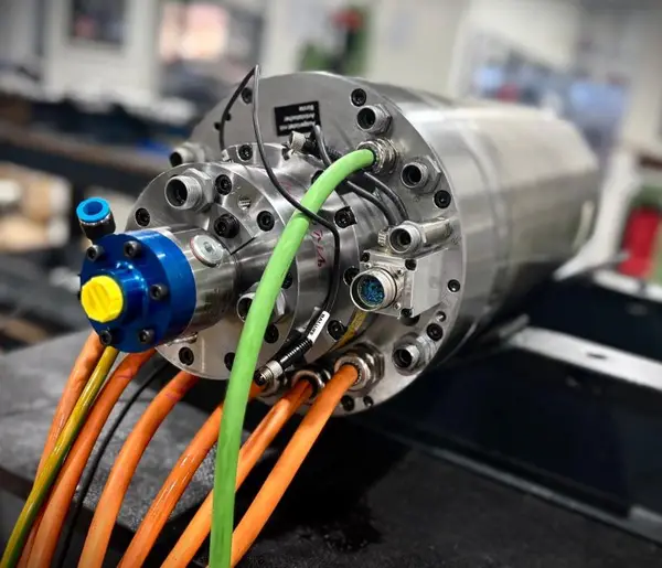 Vreteno Kessler DMS GROB HSK63 v dielni PSW, záber 2 z 2